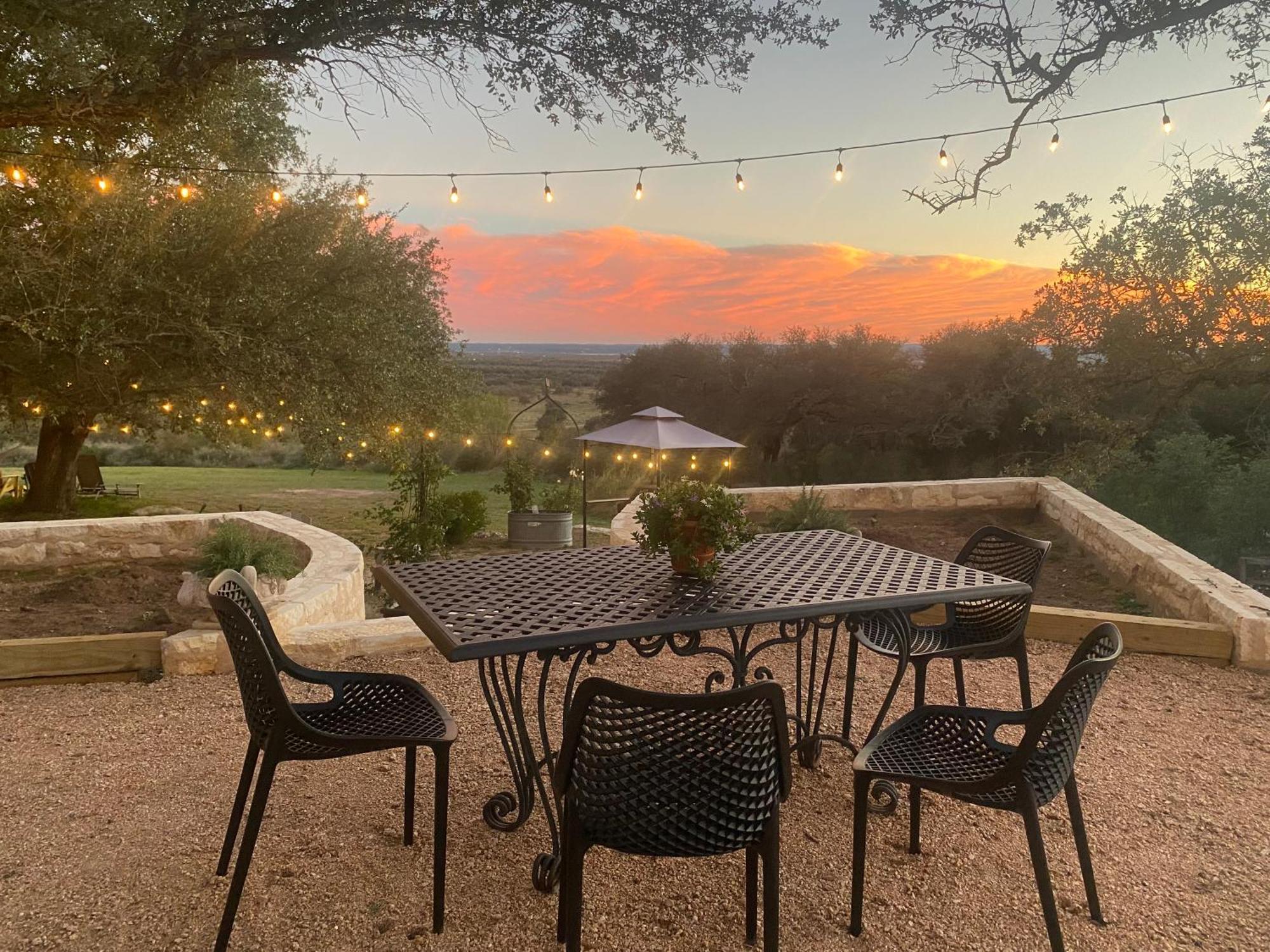V700 Ranch Stays Marble Falls Kültér fotó